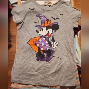 Preowned disney minnie mouse Halloween shirt girls 6x